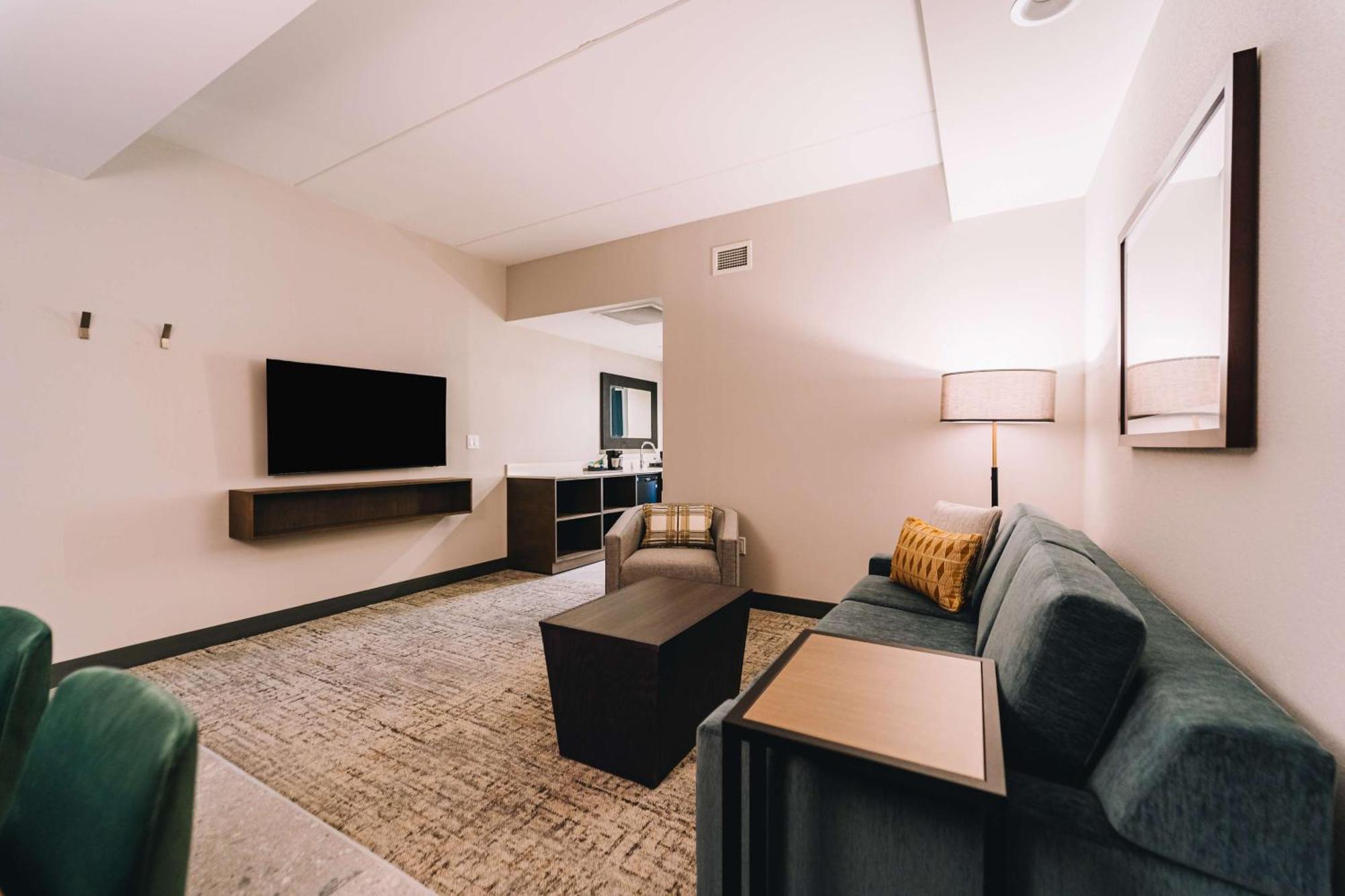 Embassy Suites By Hilton Gatlinburg Resort Экстерьер фото