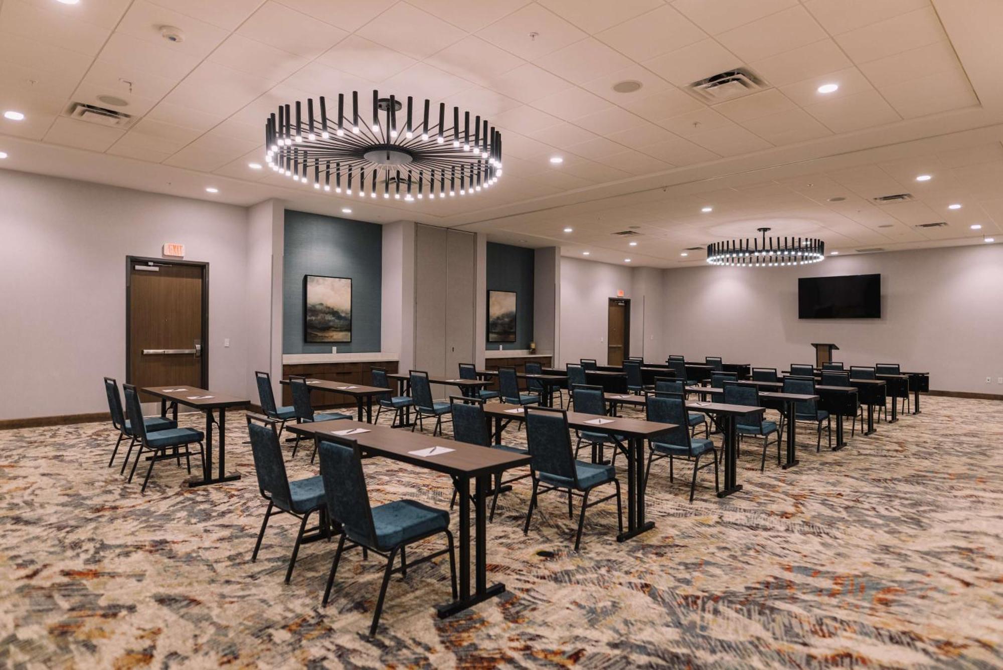 Embassy Suites By Hilton Gatlinburg Resort Экстерьер фото