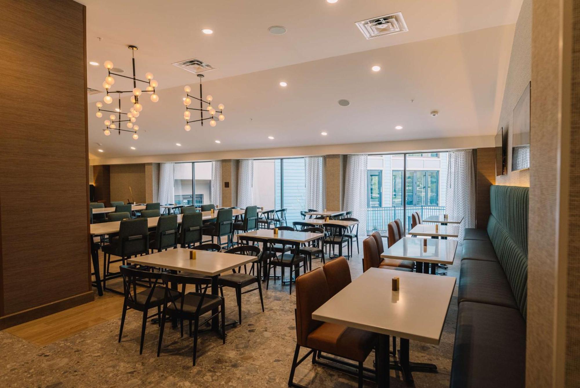Embassy Suites By Hilton Gatlinburg Resort Экстерьер фото