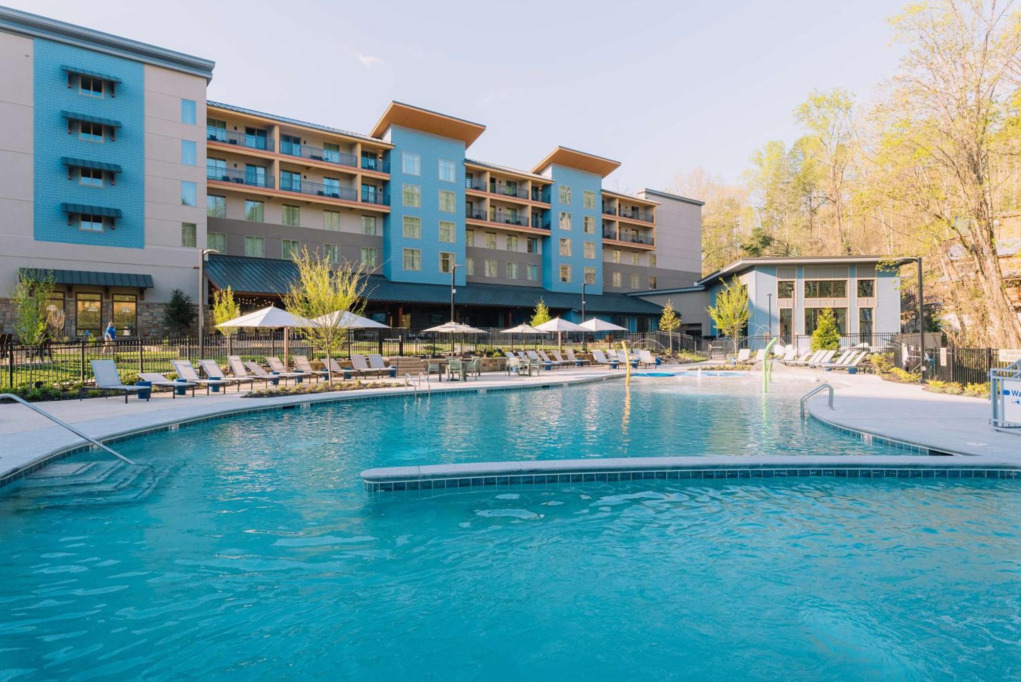 Embassy Suites By Hilton Gatlinburg Resort Экстерьер фото