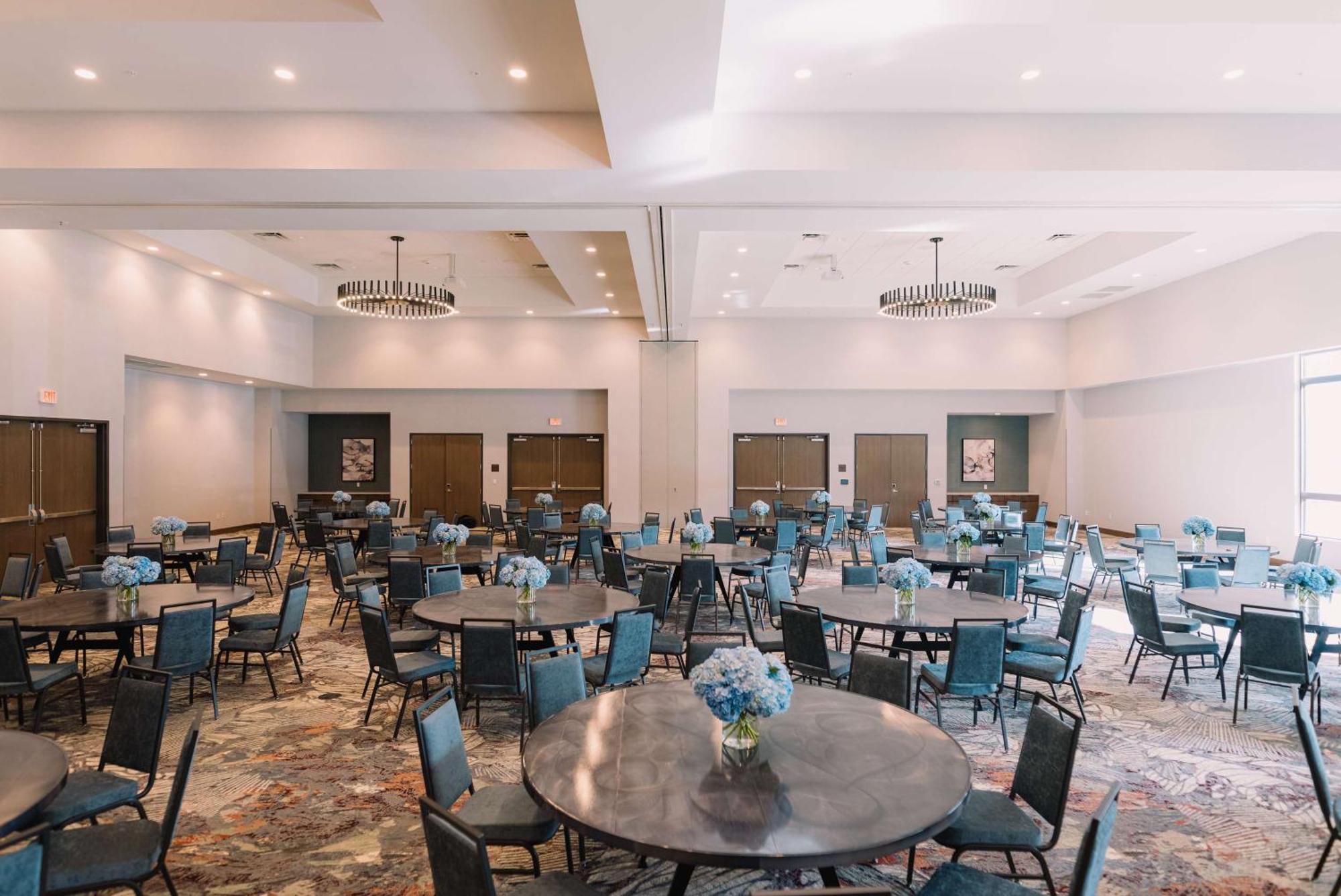 Embassy Suites By Hilton Gatlinburg Resort Экстерьер фото