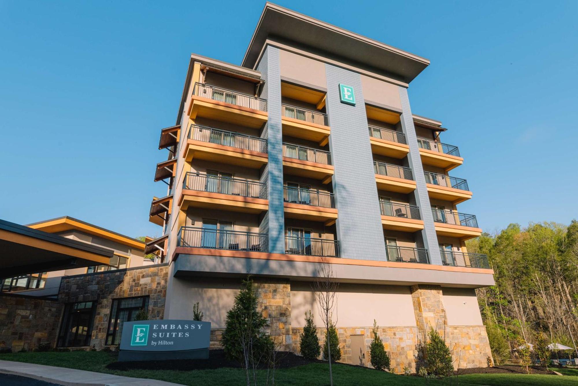 Embassy Suites By Hilton Gatlinburg Resort Экстерьер фото